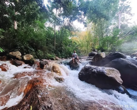 Korte stop bij de Panti Hot Spring